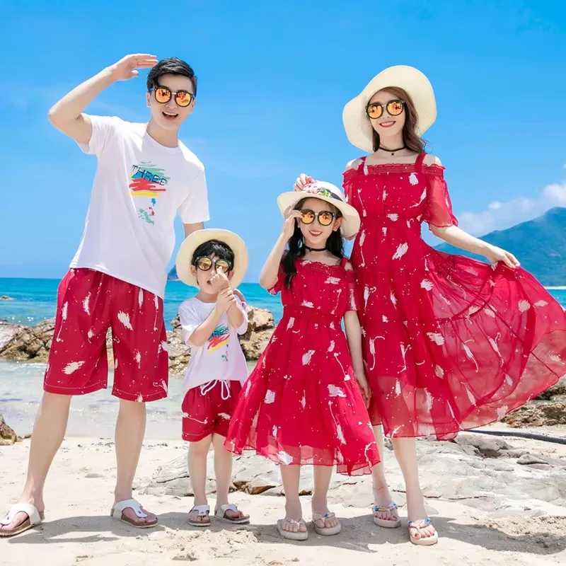 Summer Dresses Yours Clothing - วันหยุดวันหยุดดูครอบครัวจับคู่เสื้อผ้าชายหาดลูกสาวและแม่ชุดลูกชายและพ่อเดียวกันเสื้อยืดกางเกงขาสั้นชุดสองชิ้น